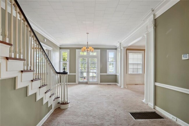 Building Photo - 806 Briarcliff Terrace NE