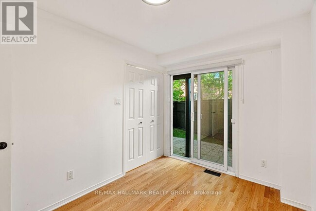 Building Photo - 15 Georgeton Private