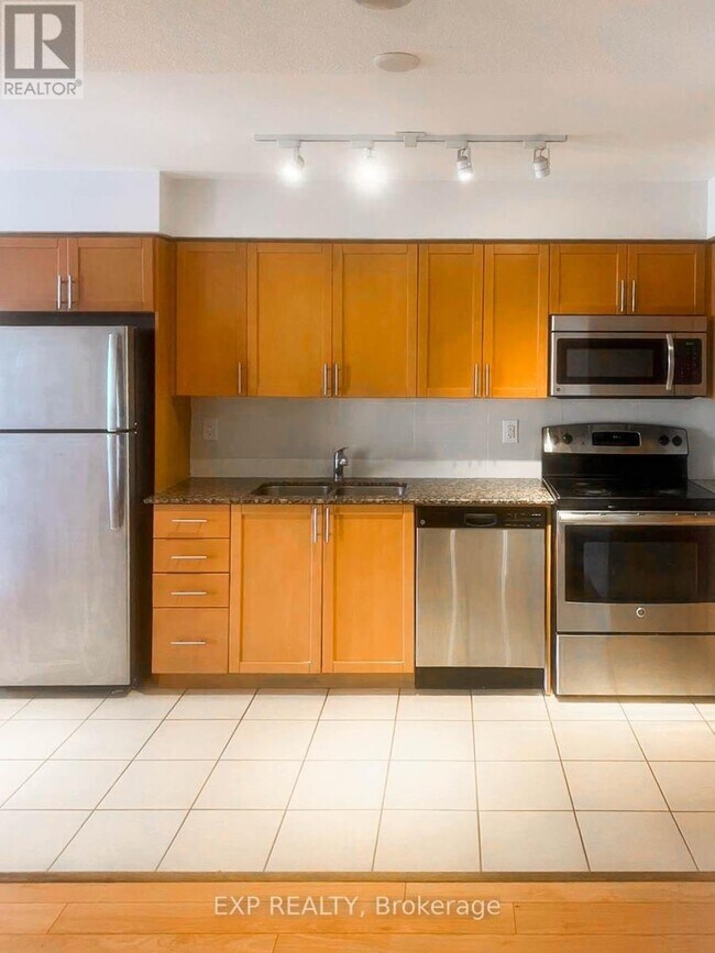 Photo du bâtiment - 830-1830 Lawrence Ave W