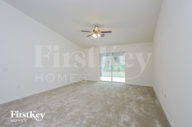 Foto del edificio - 4611 Belladonna Ave