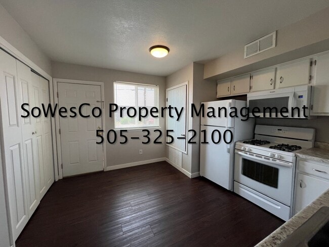 Foto del edificio - 905 N Tucker Ave