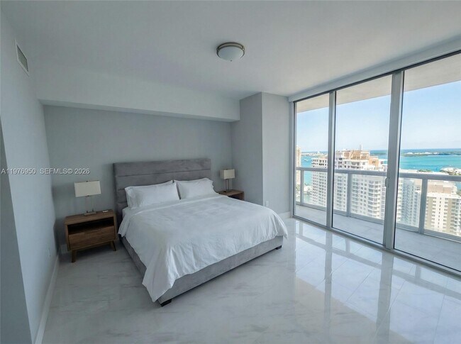 Foto del edificio - 475 Brickell Ave