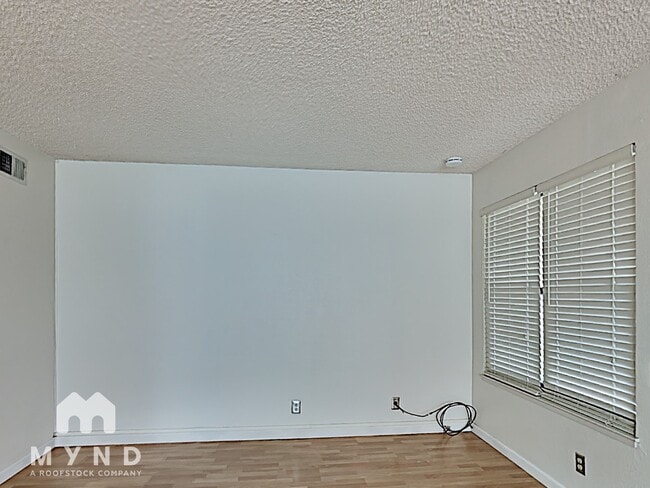 Building Photo - 97 Kenbrook Cir
