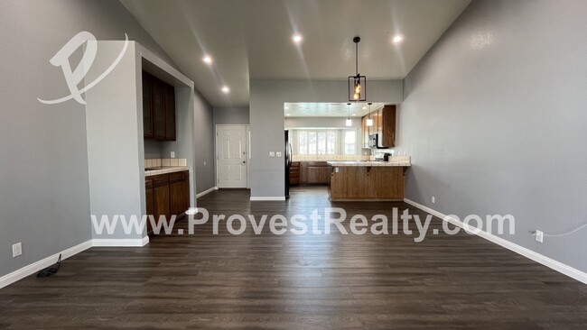 Building Photo - Updated 3 Bed 2 Bath in Spring Valley Lake!