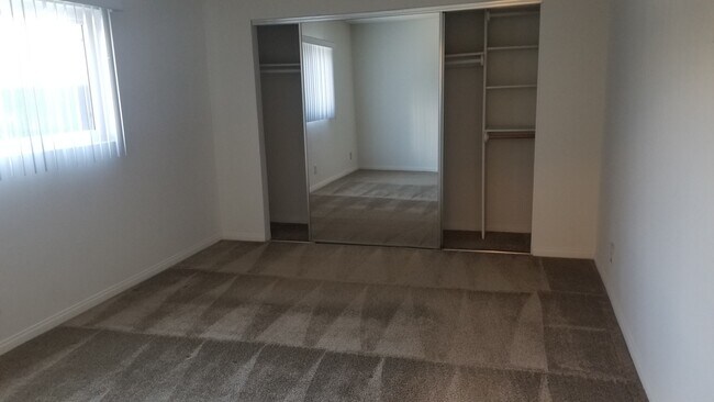 Foto del edificio - 2219 Ruhland Ave