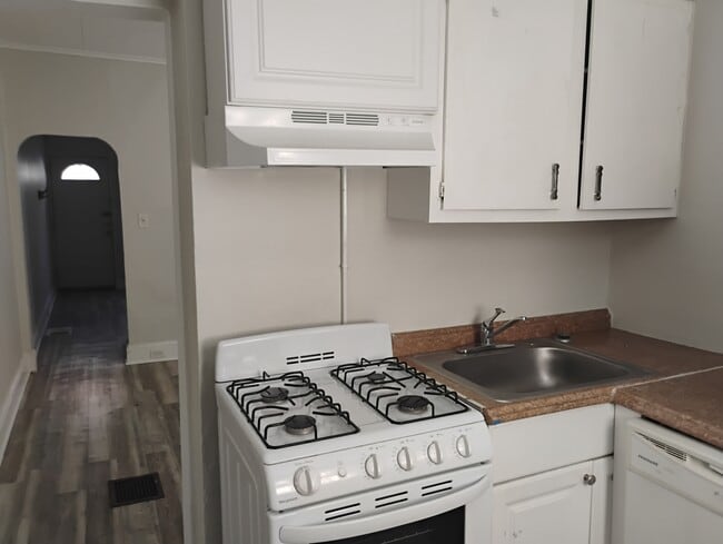 Building Photo - 2546 E Dauphin St