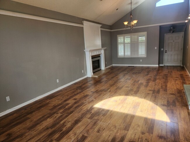 Building Photo - Bright and Cheery well maintained 3 bedroo...