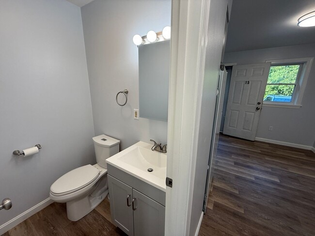 Building Photo - Lebanon - Updated Renihan Meadows 2 Bed, 1.5 Bath Townhome - $2100.00