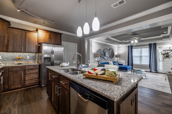 Kitchen Island - River Pointe North