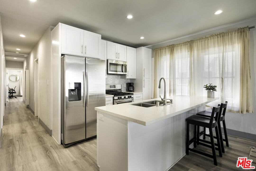 Foto principal - 1559 1/2 S Harvard Blvd