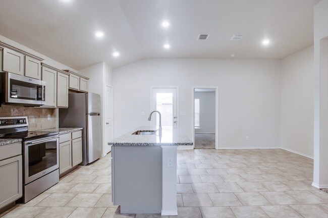 Building Photo - 2117 140th St