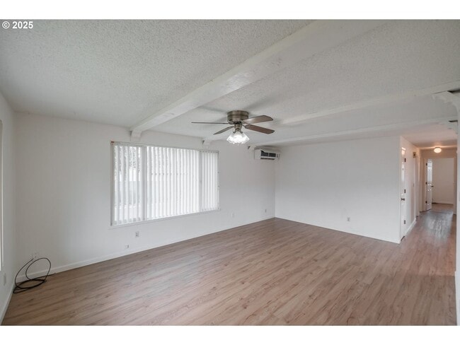 Building Photo - 3-bedroom 1 bath Single Level House