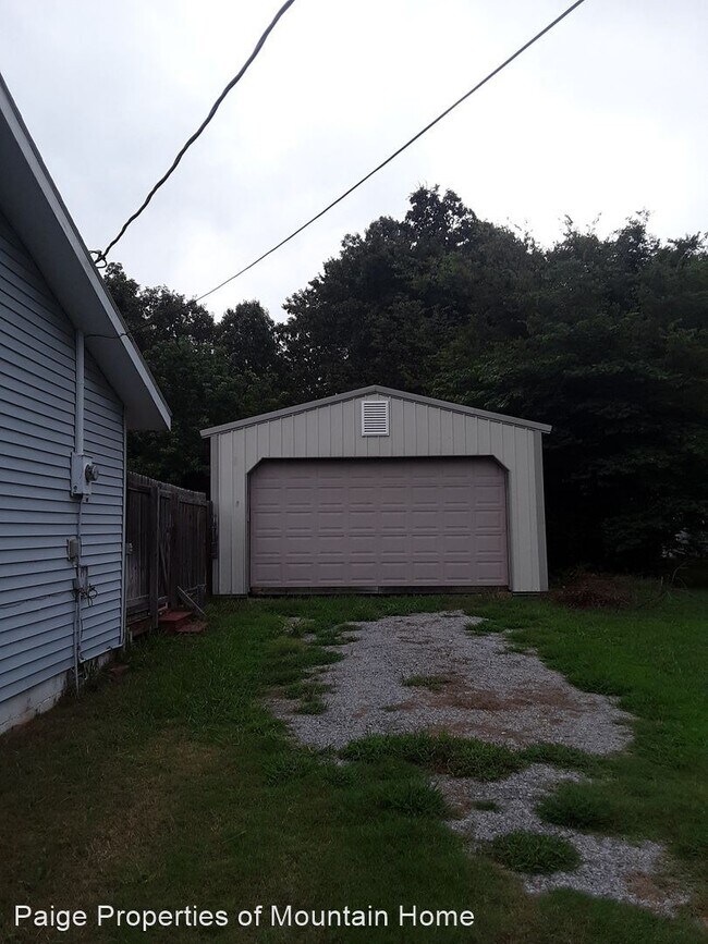 Building Photo - 4 br, 2 bath House - 481 TimberLane
