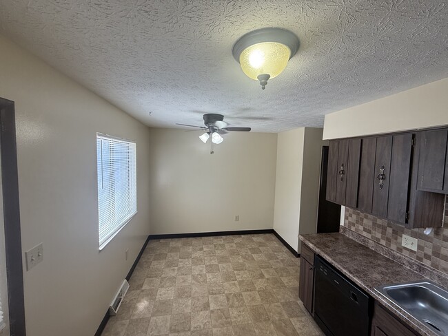 Building Photo - 3193 Cedar Grove Pl S