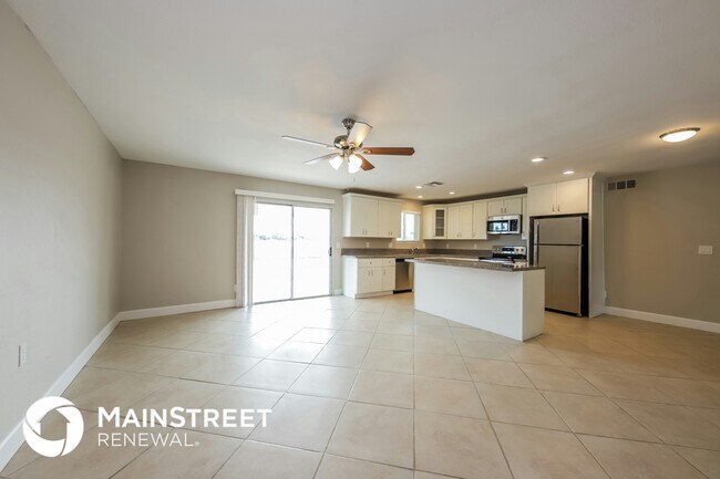 Foto del edificio - 4925 W Phelps Rd
