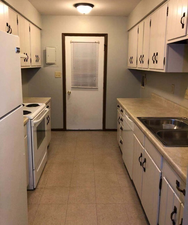 Building Photo - 2713 Boxwood Ln