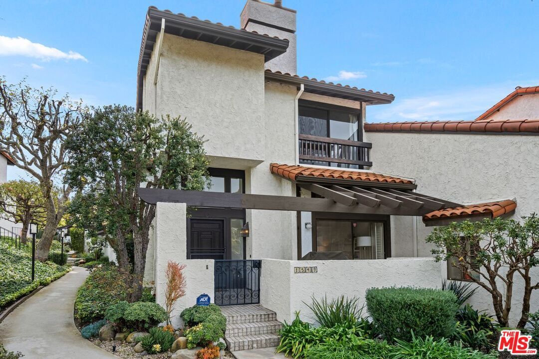 1549 Michael Ln, Los Angeles, CA 90272 Room for Rent in Los Angeles