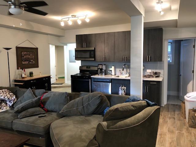 Building Photo - 2 bedroom in Chicago IL 60613
