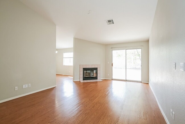 Building Photo - 4705 Wild Oak Way