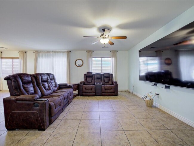 Foto del edificio - 3 Bedroom 3 Bathroom