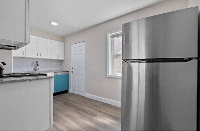 Foto del edificio - 482 E Norwich Ave
