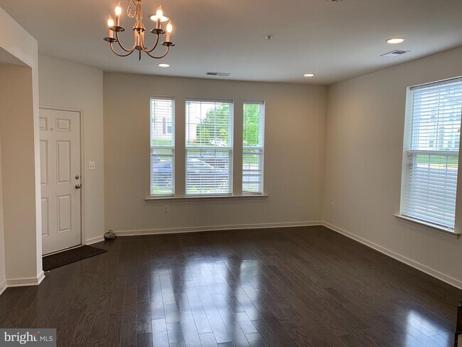 Building Photo - 44050 Peirosa Terrace