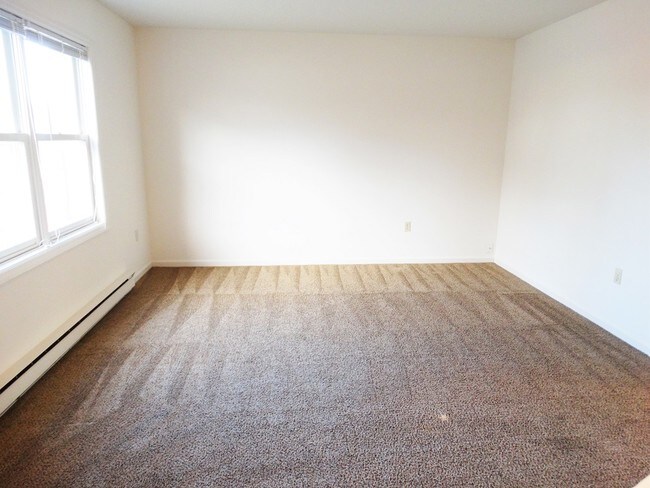Building Photo - 203 Riverview Dr