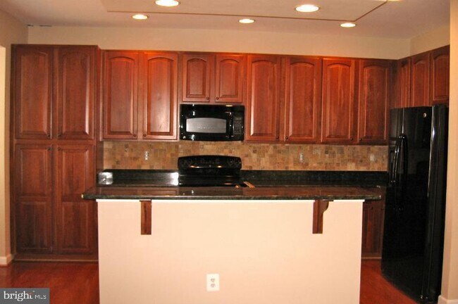 Building Photo - 4041 Royal Lytham Dr
