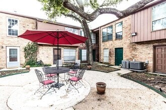 Building Photo - 1205 Autrey St