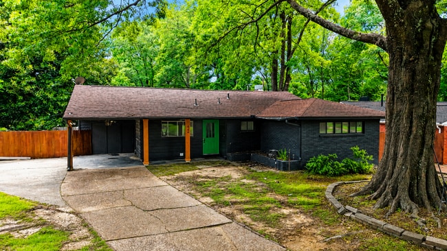 Building Photo - 449 Green Acres Rd