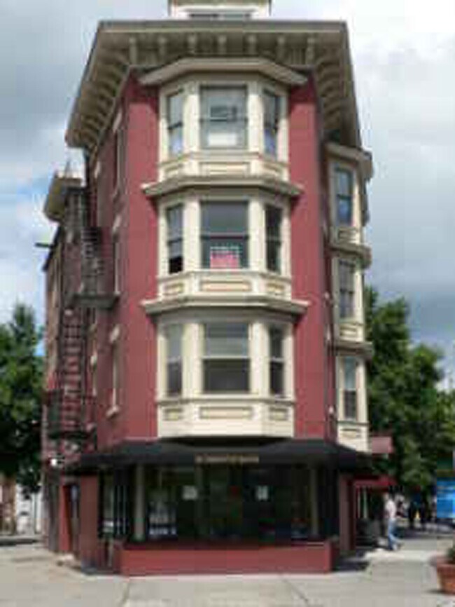 Foto del edificio - 40 Central Ave