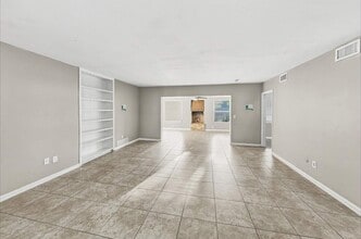Building Photo - 12160 Croft Dr N