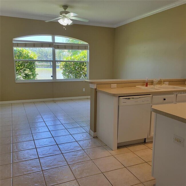 Building Photo - 1402 Millbrook Cir