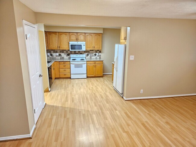 Building Photo - Newly Remodeled 4 Bd 2 Ba In Bountiful