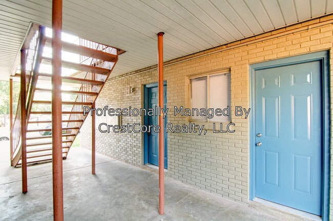 Building Photo - 4460 Powell Ave