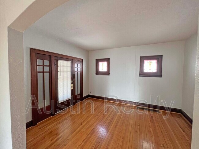 Building Photo - 4339 Bingham Ave