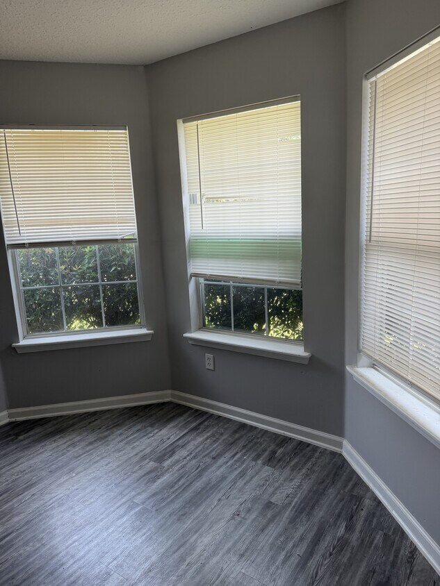 Foto del edificio - 2530 Blackstone Ct