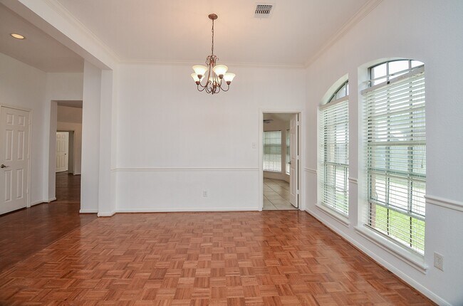Foto del edificio - 1631 Berkoff Dr