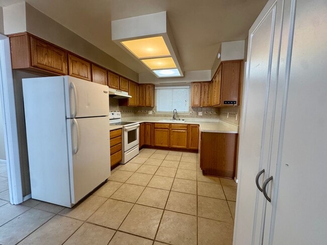 Building Photo - Centrally Located 3bed 2bath!
