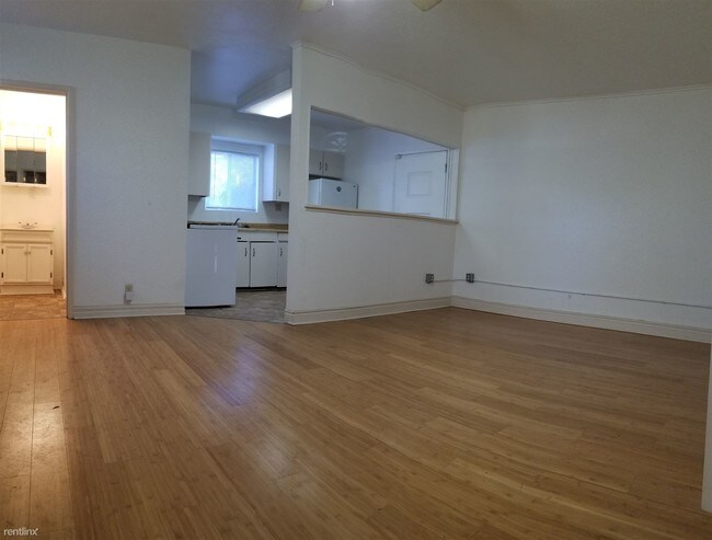 Foto del edificio - 1 br, 1 bath House - 11715 SE Petrovitsky Rd