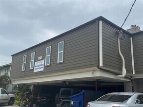 Building Photo - 710 Colquitt St