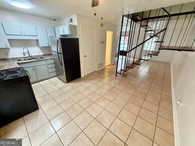 Foto del edificio - 3815 Parklane Dr