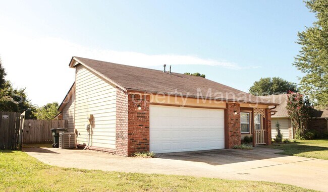 Foto del edificio - FOR LEASE | Owasso | Available Now!