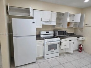 Building Photo - 6050 SW 34th St