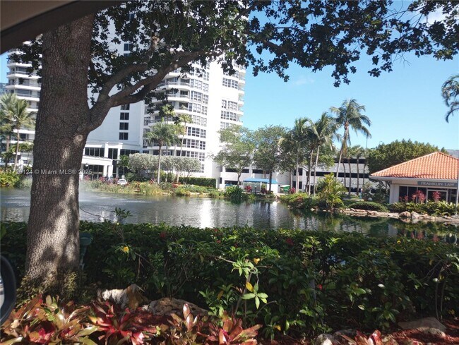 Foto del edificio - 3530 Mystic Pointe Dr