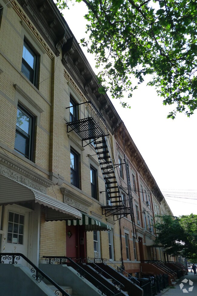 927 Onderdonk Ave, Ridgewood, NY 11385 Apartments Ridgewood, NY