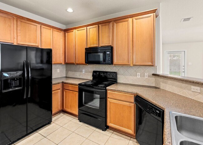 Building Photo - GORGEOUS HOME IN GATED COMMUNITY