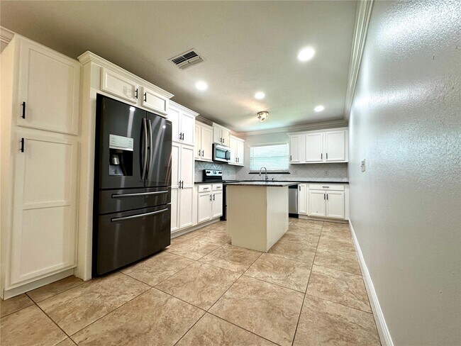 Building Photo - 10005 Granite Ln
