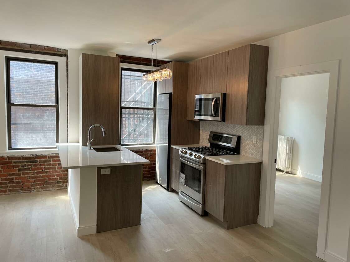 Primary Photo - 54 Burbank St