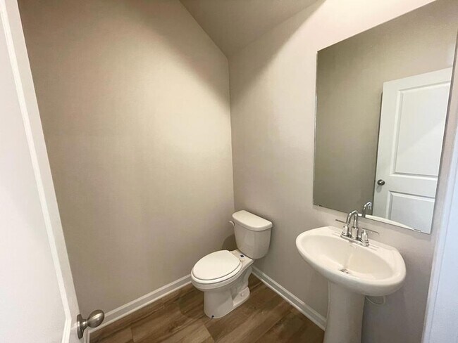 Building Photo - 373 Timberland Ave